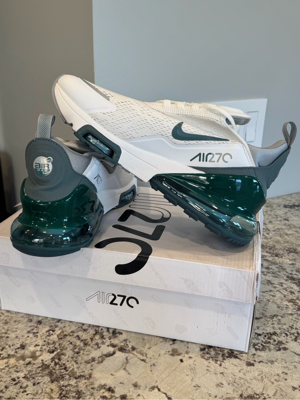 Nike Air Max 270 Premium - Picture 2 of 5